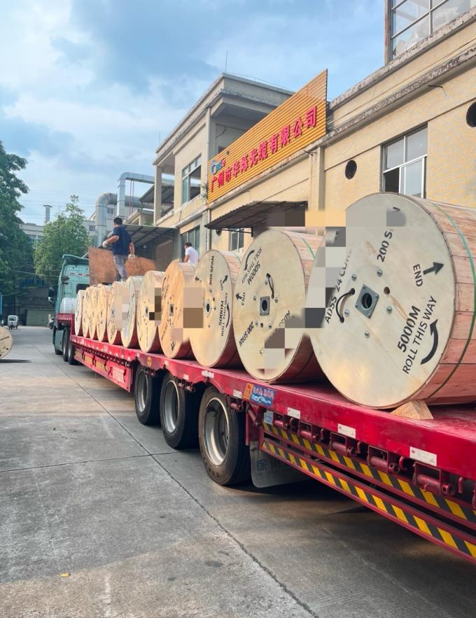 Fabrika Stokları Dışarıda Çift Zırhlı GYTS53-96 Çekirdekler Fiber Optic Kablo Çift Ceket G652D Aynı gün gönderildi 12