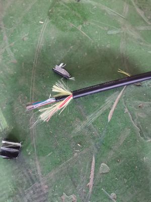 Havai ADSS Açıklığı 300m Fiber Optik Kablo 8 12 48 96 144 Çekirdek Optik Fiber Kablo