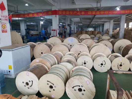 Uzun mesafe iletişim Dış hava çelik tel güçlendirme GYXTY 1km Zırhlı fiber optik kablo ince