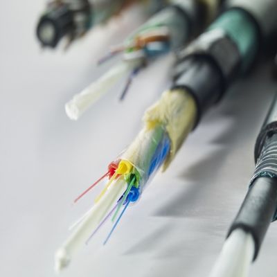 48 çekirdek tüm dielektrik kendi kendine desteklenen hava kablosu ADSS Span 100m 200m Fiber Optic Fiber Optic Kablocu