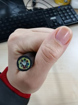 Tek Ceket G652d Aramid İplik Fiber Optik Kablo