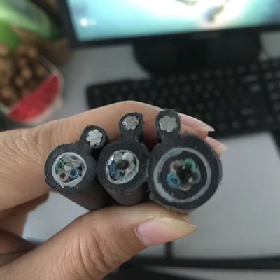 Şekil 8 Tepegöz Fiber Optik Kablo Gytc8s Kendinden Destekli Gevşek Tüp Örgülü 16 24 48 Çekirdek